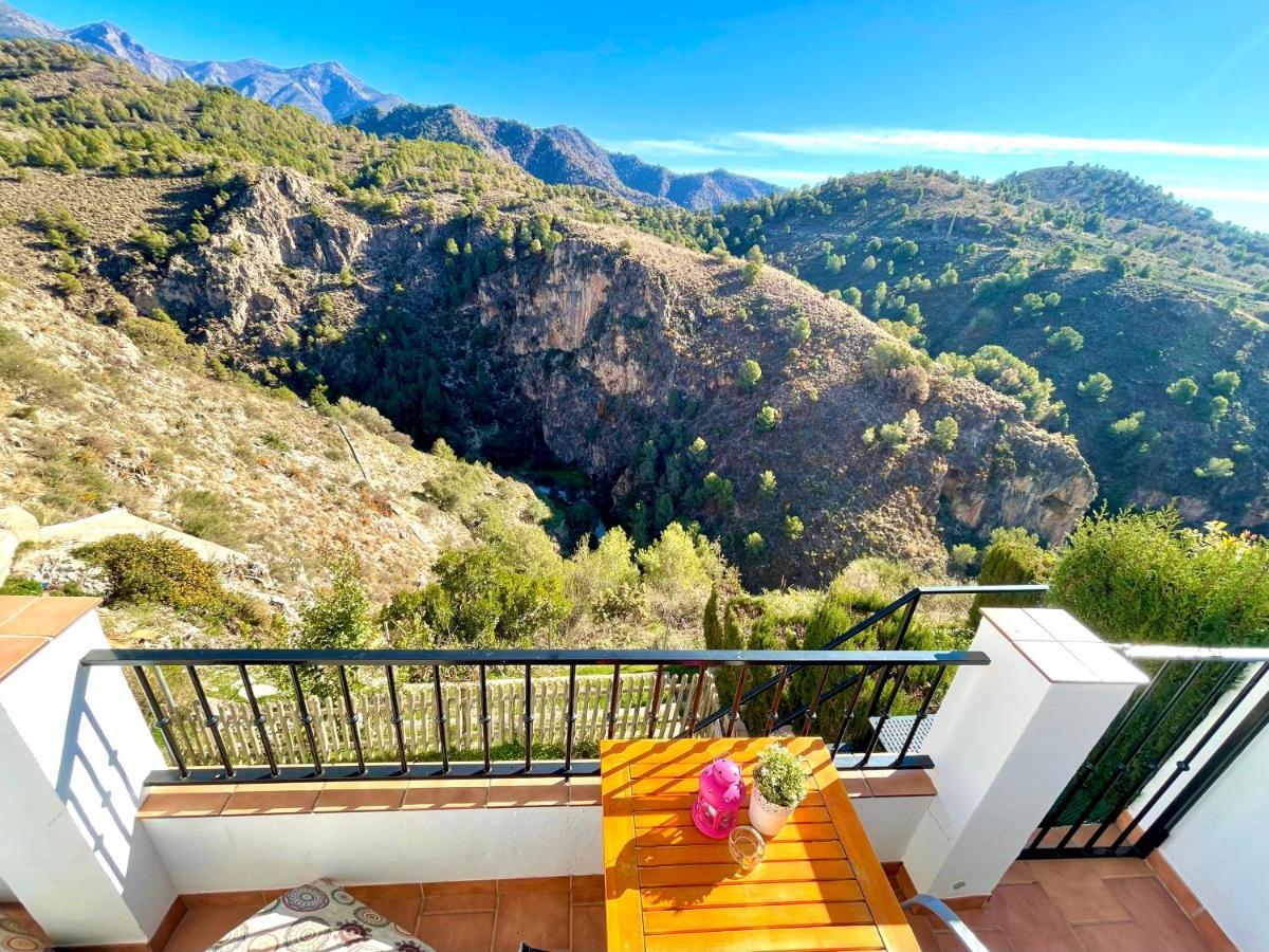 Apartamentos Axarquia , Frigiliana, Terraza Privada Con Vistas A La Montana Rio Y Al Mar Zewnętrze zdjęcie