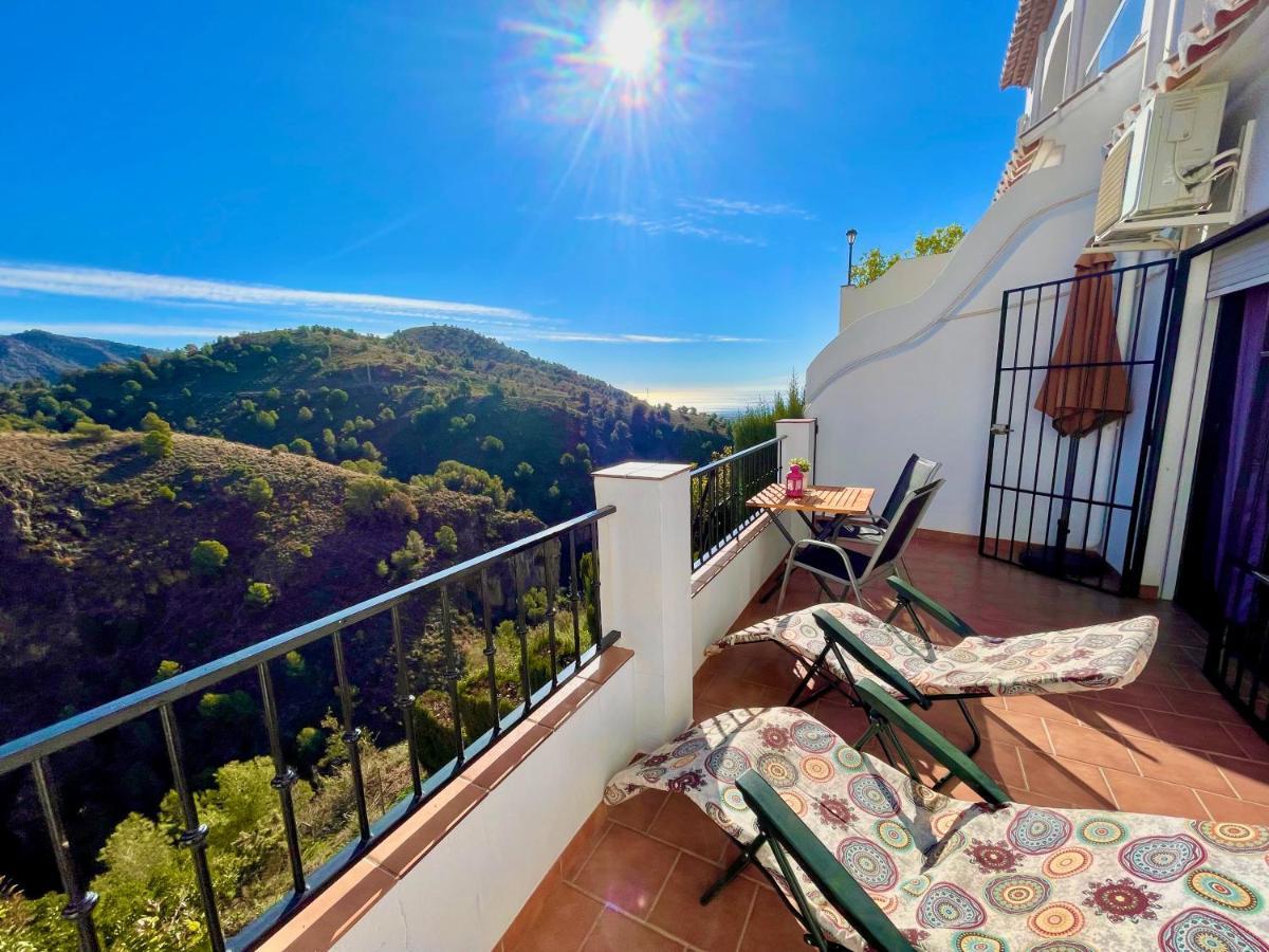 Apartamentos Axarquia , Frigiliana, Terraza Privada Con Vistas A La Montana Rio Y Al Mar Zewnętrze zdjęcie
