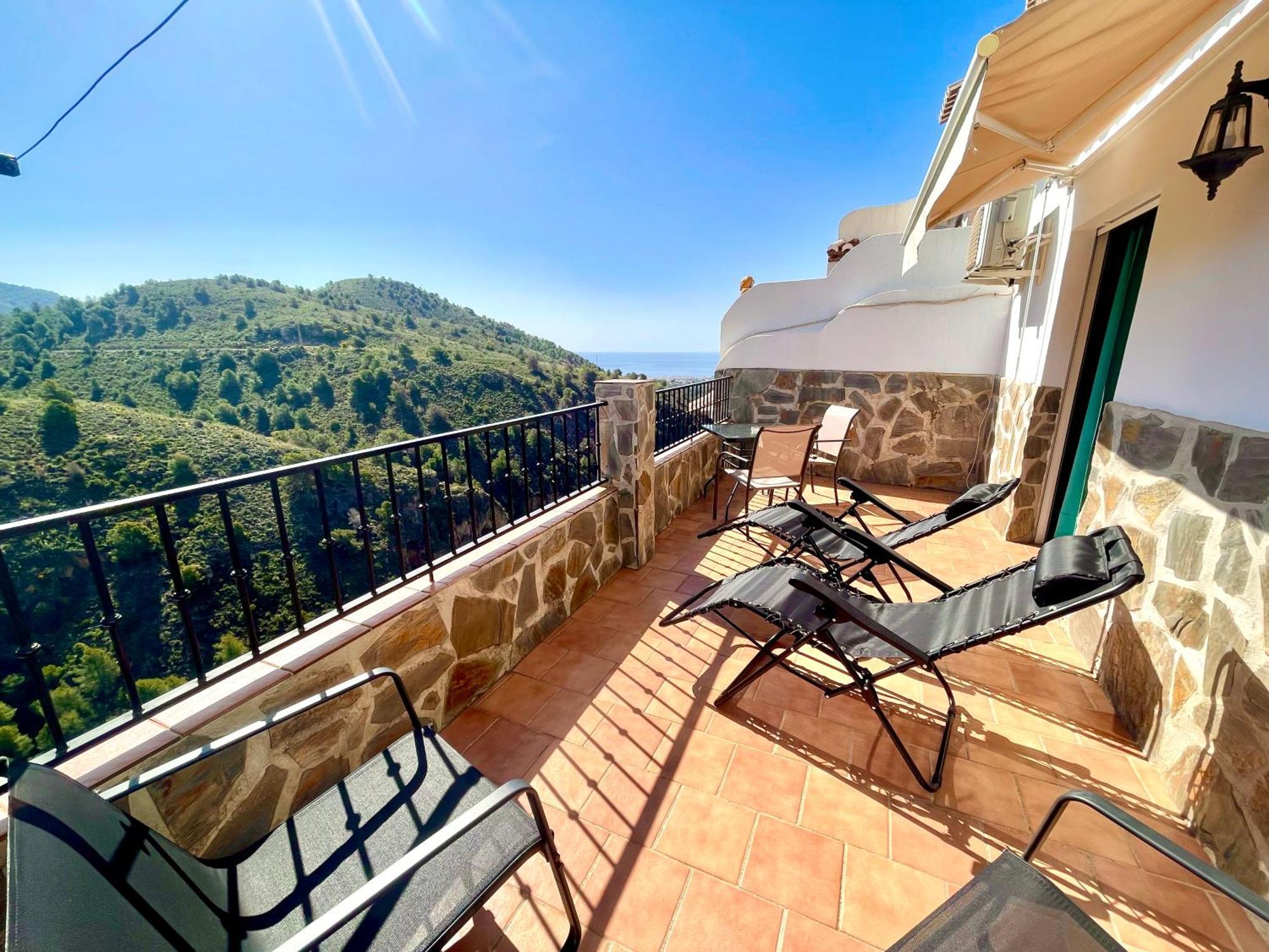 Apartamentos Axarquia , Frigiliana, Terraza Privada Con Vistas A La Montana Rio Y Al Mar Zewnętrze zdjęcie