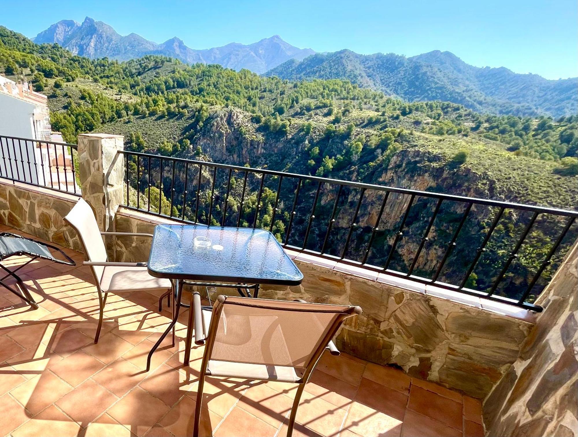 Apartamentos Axarquia , Frigiliana, Terraza Privada Con Vistas A La Montana Rio Y Al Mar Zewnętrze zdjęcie