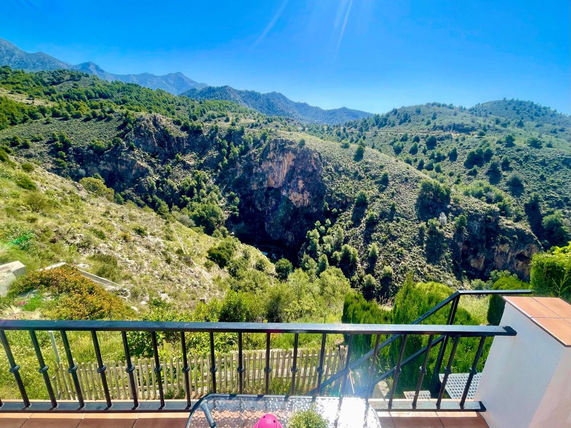 Apartamentos Axarquia , Frigiliana, Terraza Privada Con Vistas A La Montana Rio Y Al Mar Zewnętrze zdjęcie