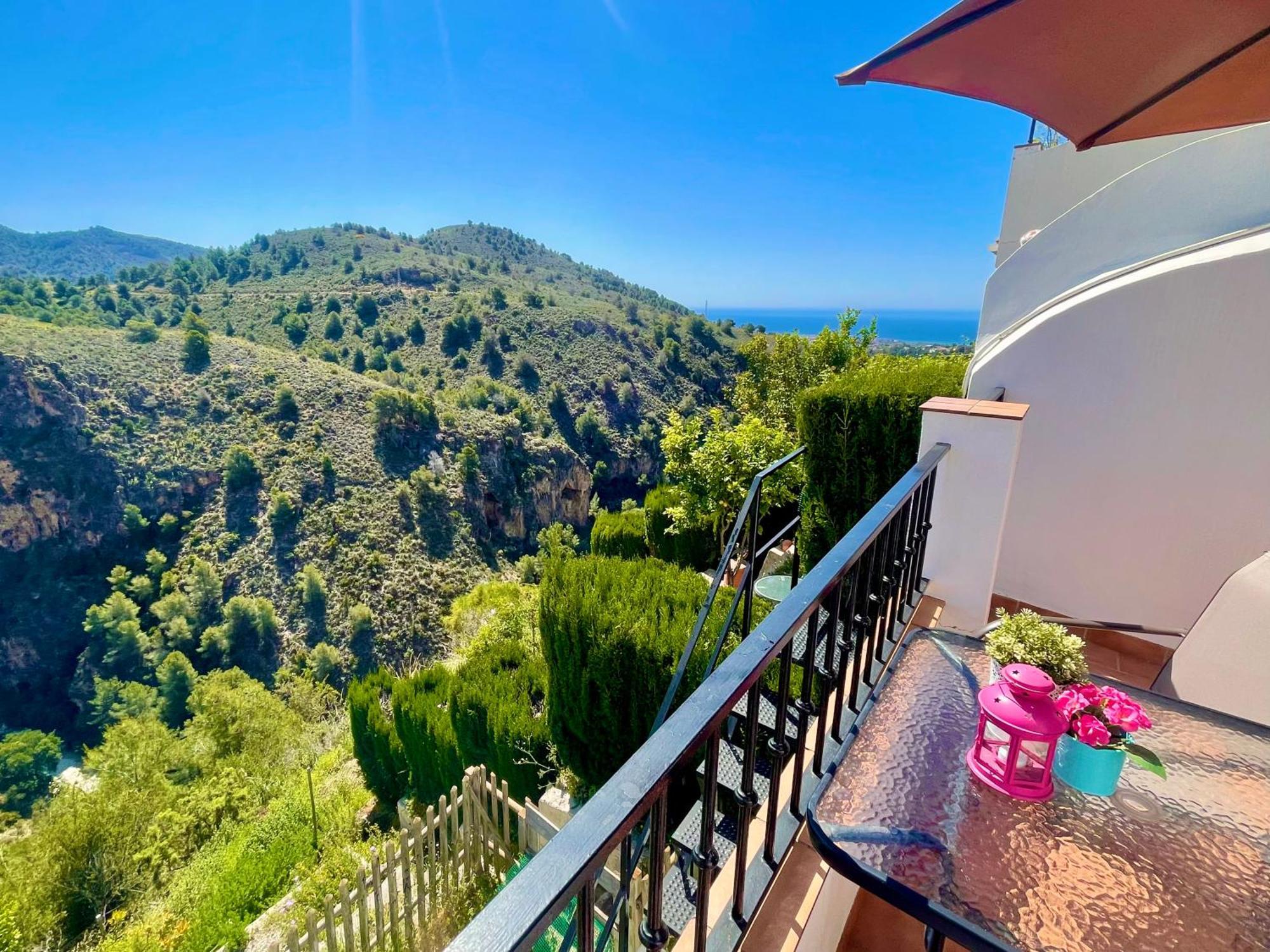 Apartamentos Axarquia , Frigiliana, Terraza Privada Con Vistas A La Montana Rio Y Al Mar Zewnętrze zdjęcie